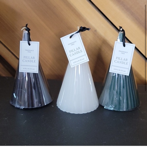 NWT Target 3ct Ribbed Holiday Tree Fragrance Free Candle Black/White/ Green - Picture 2 of 4